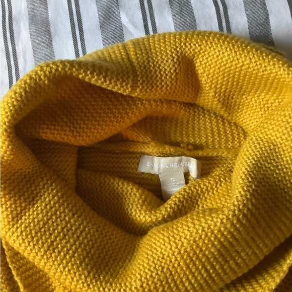 Banana republic sweater - Picture 3 of 3